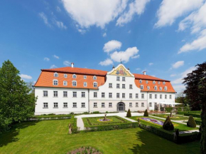 Гостиница Schloss Lautrach  Лаутрах